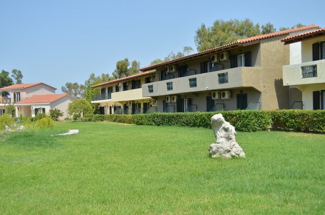Paleros Village